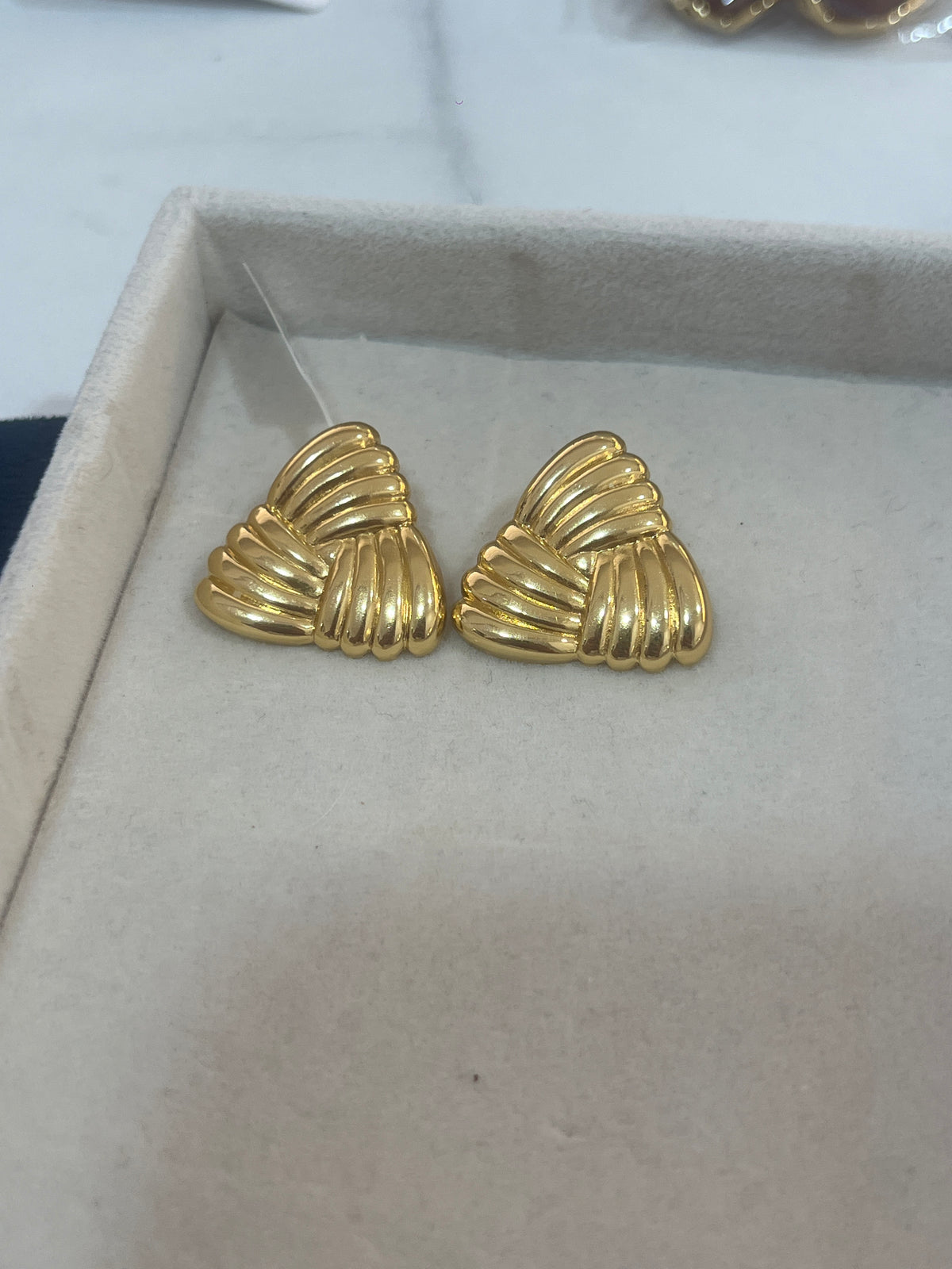 Aretes triple