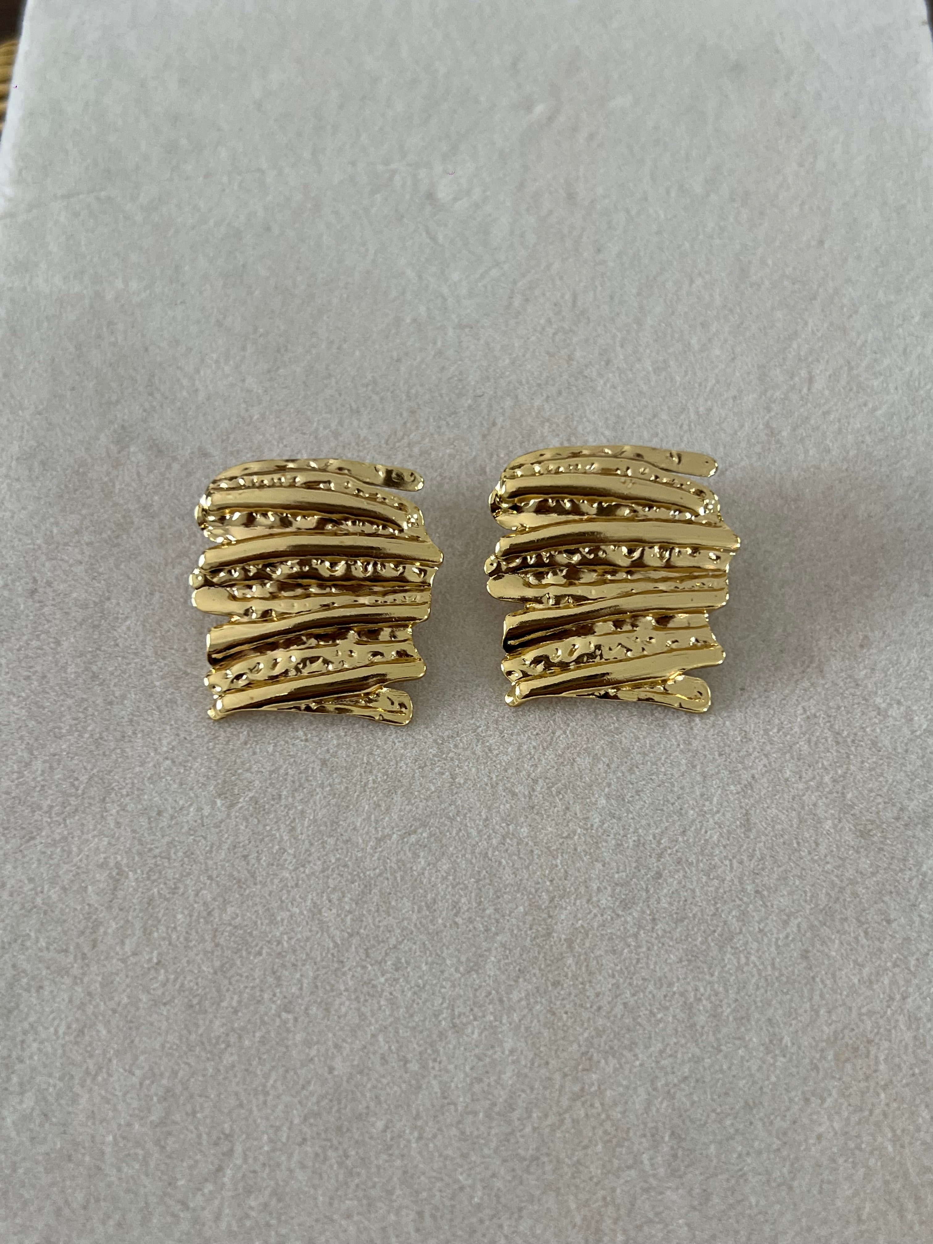 Arete cuadrado