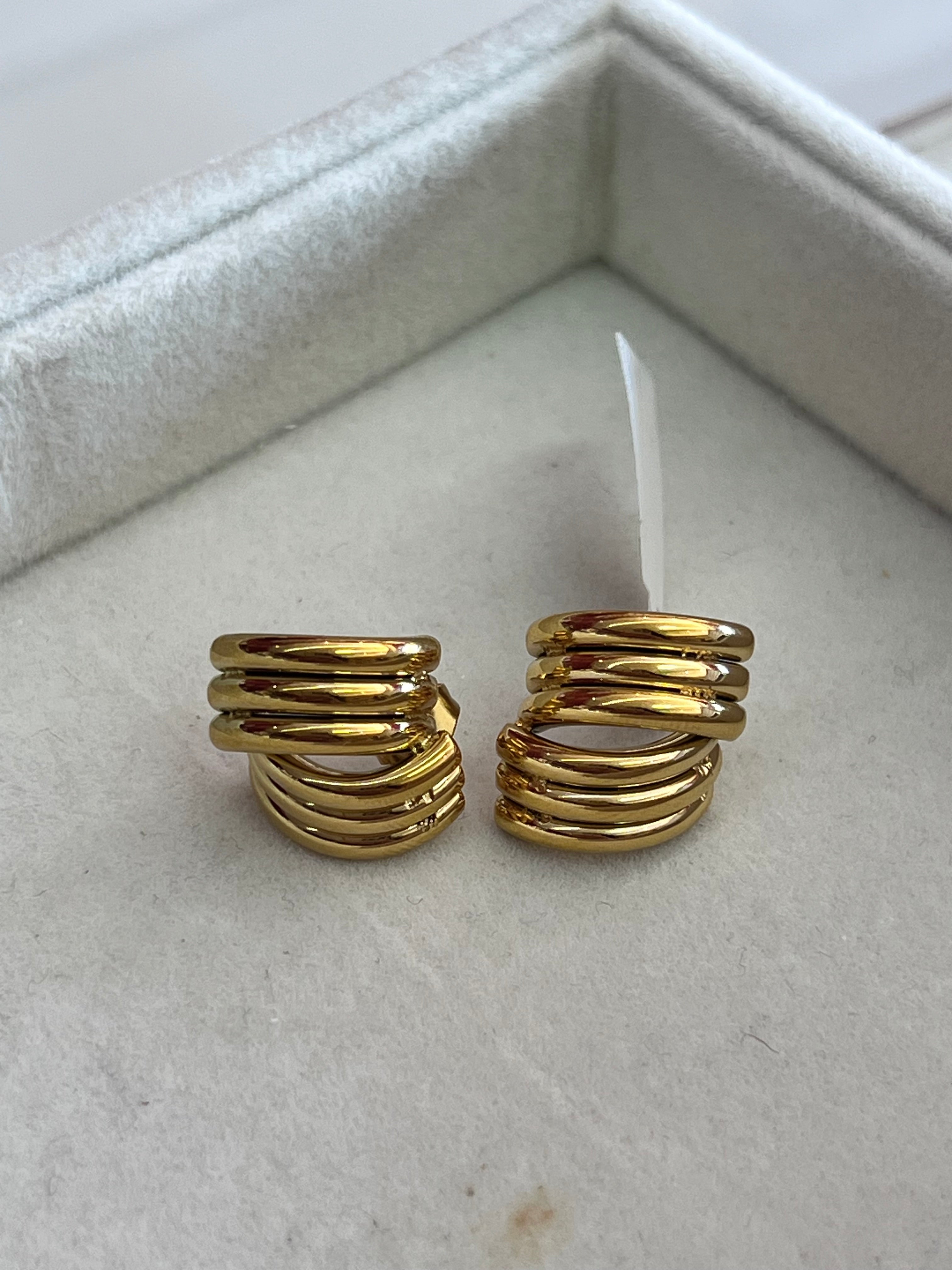 Aretes triple