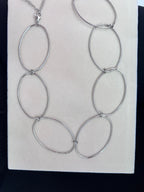 Collar ovalado