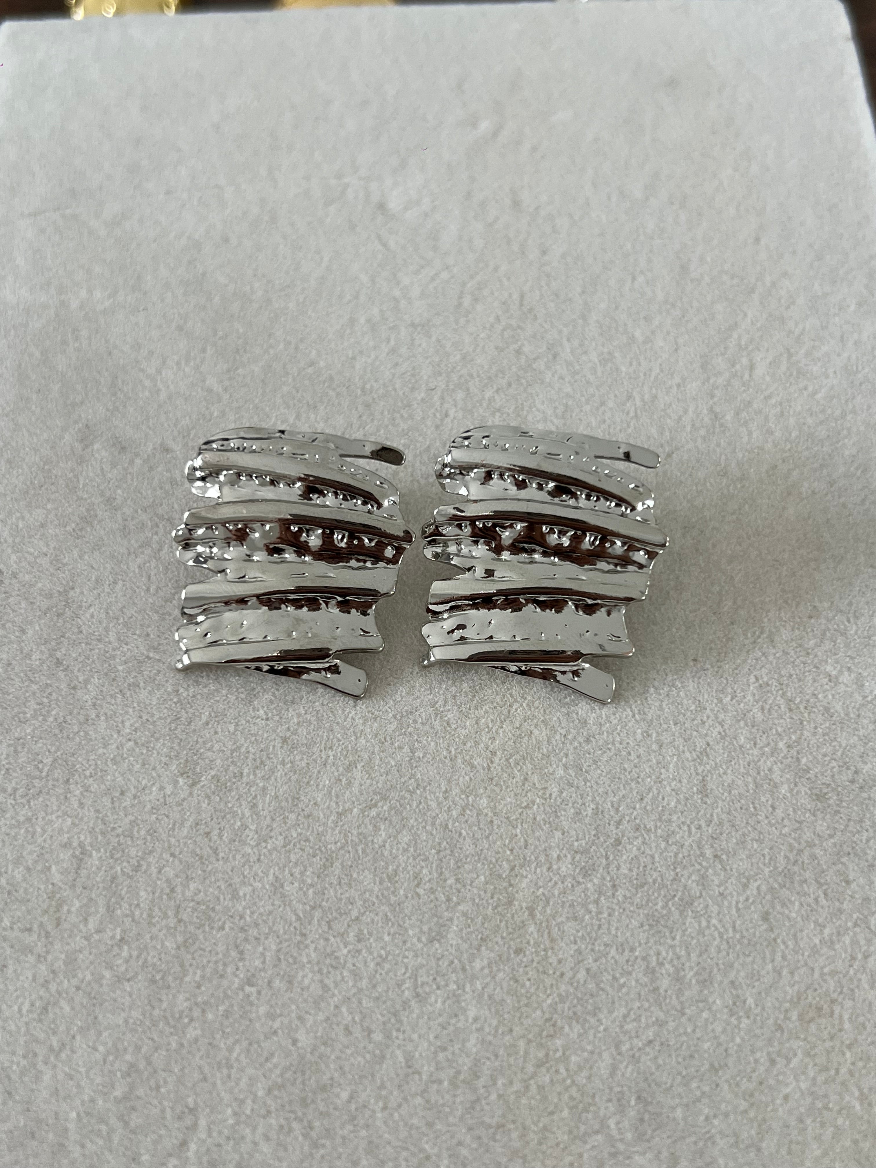 Arete cuadrado