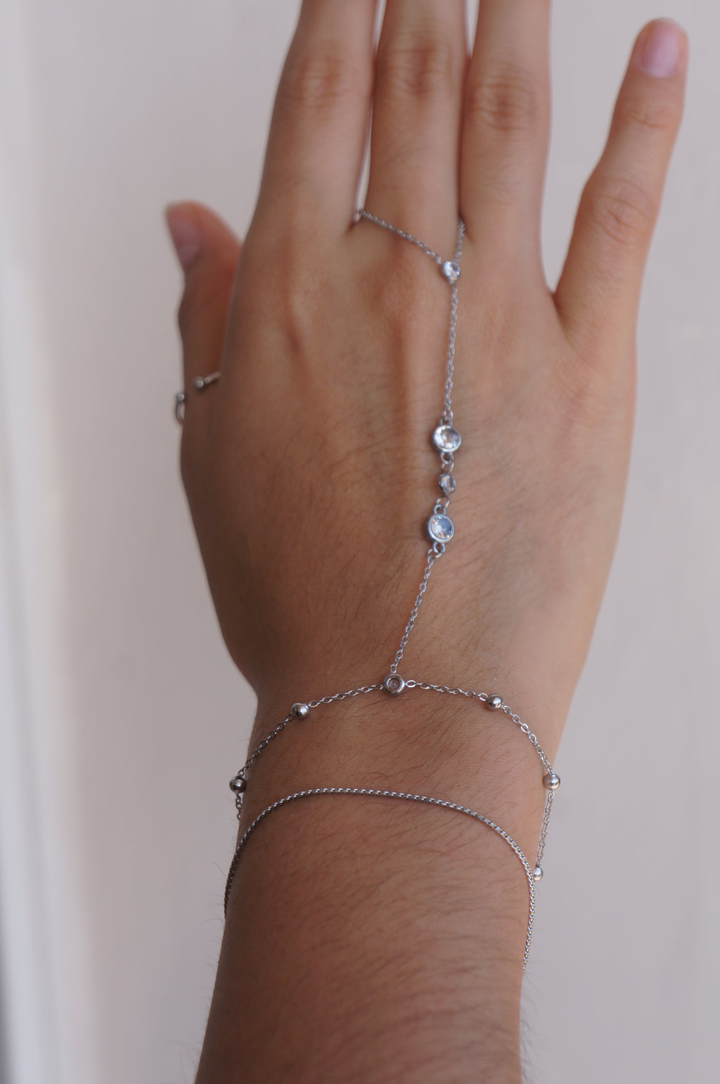 Cadena de mano cristal anular medio y muñeca