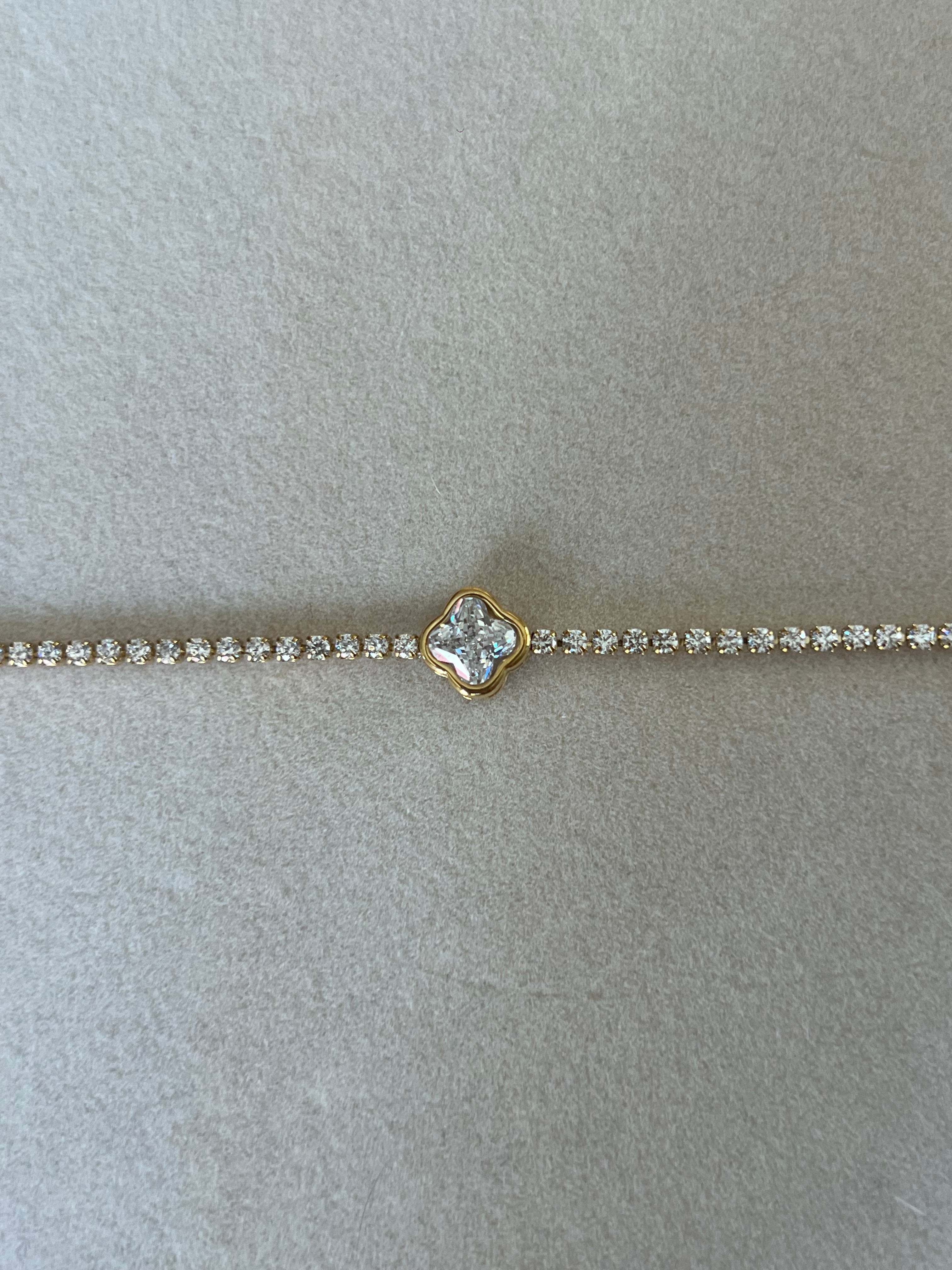 Pulsera con flor