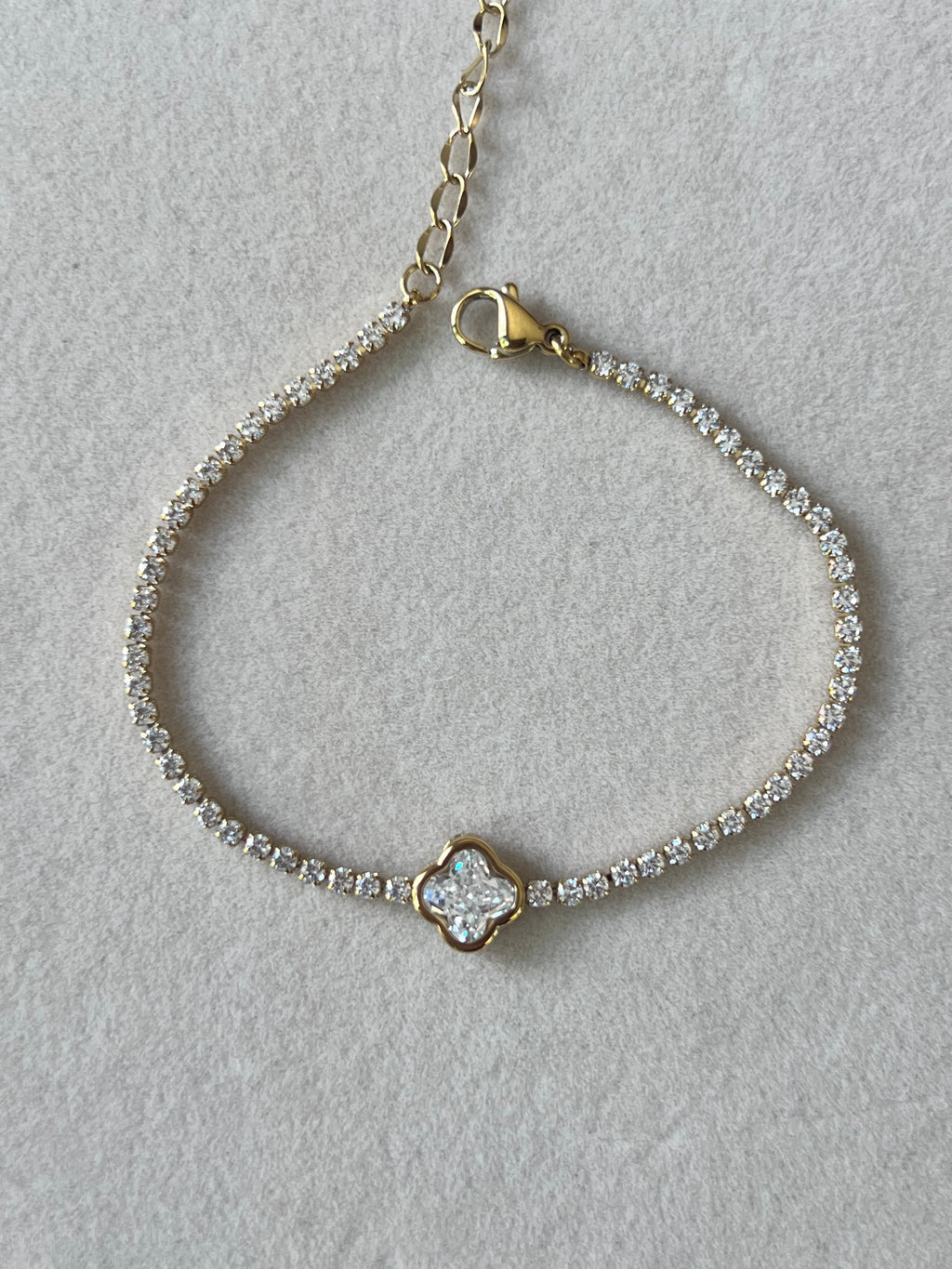Pulsera con flor