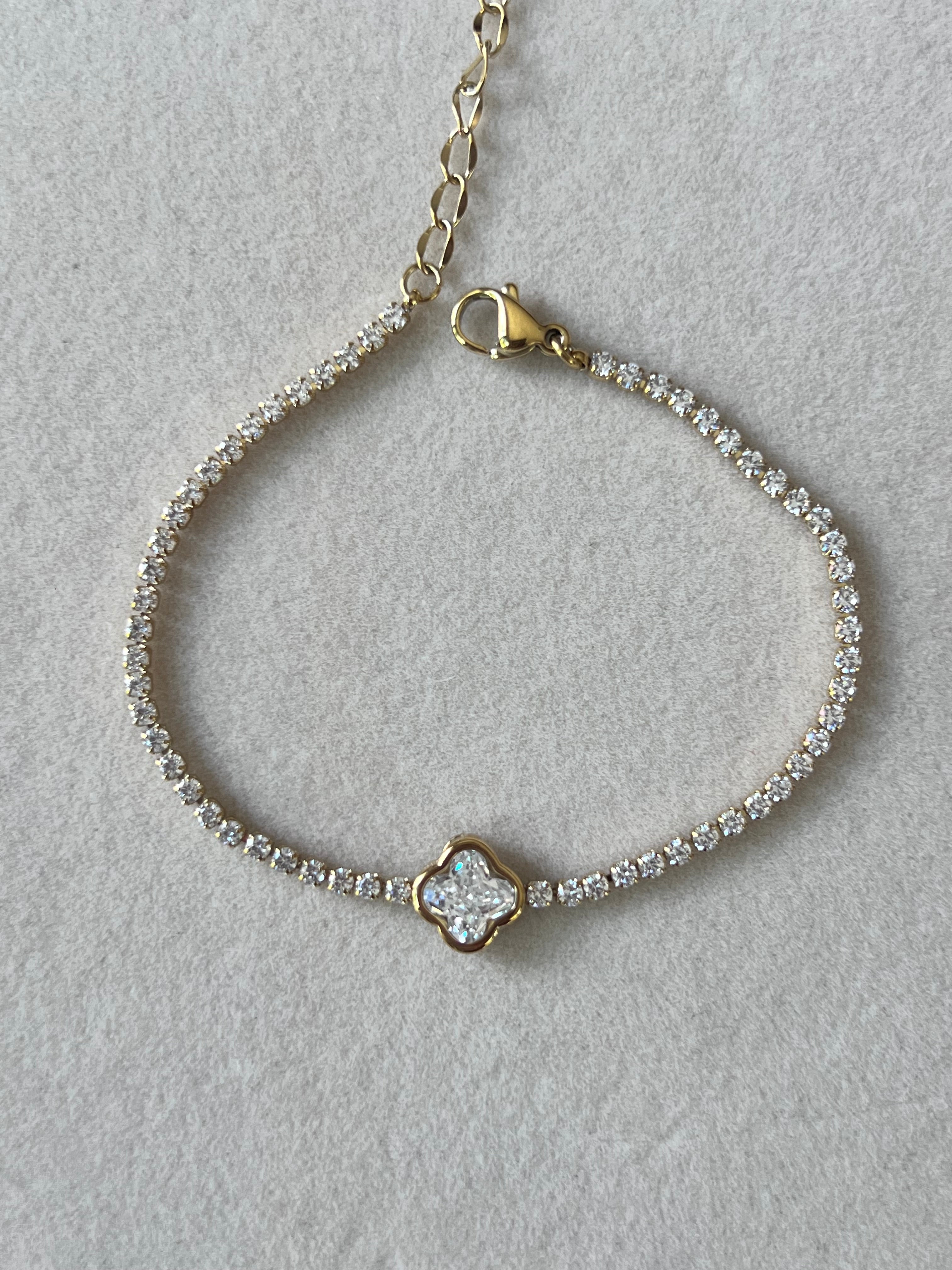 Pulsera con flor